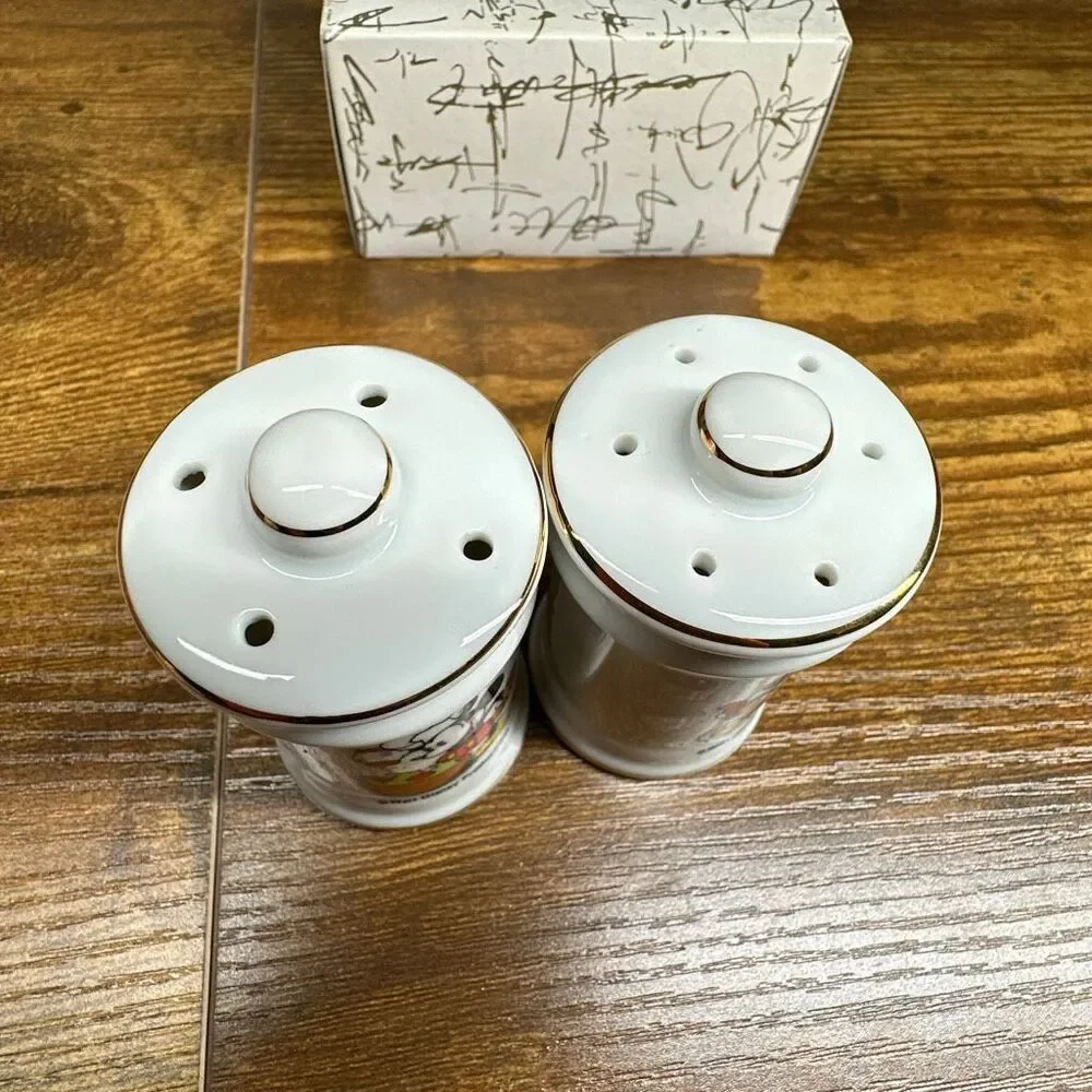 Vintage Disney Salt and Pepper‎ Shaker Set Chef Mickey Mouse Japan